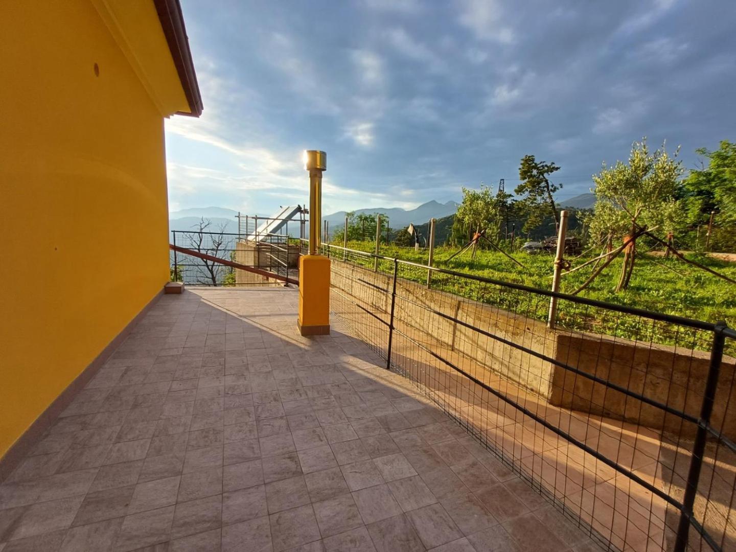 Joivy Villa Guanna - Charming Flat With Garden Bracco Exterior photo