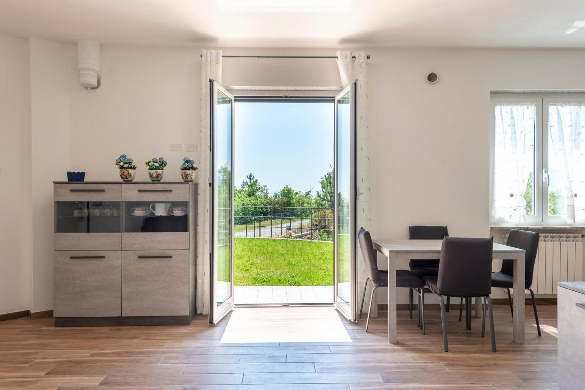 Joivy Villa Guanna - Charming Flat With Garden Bracco Exterior photo